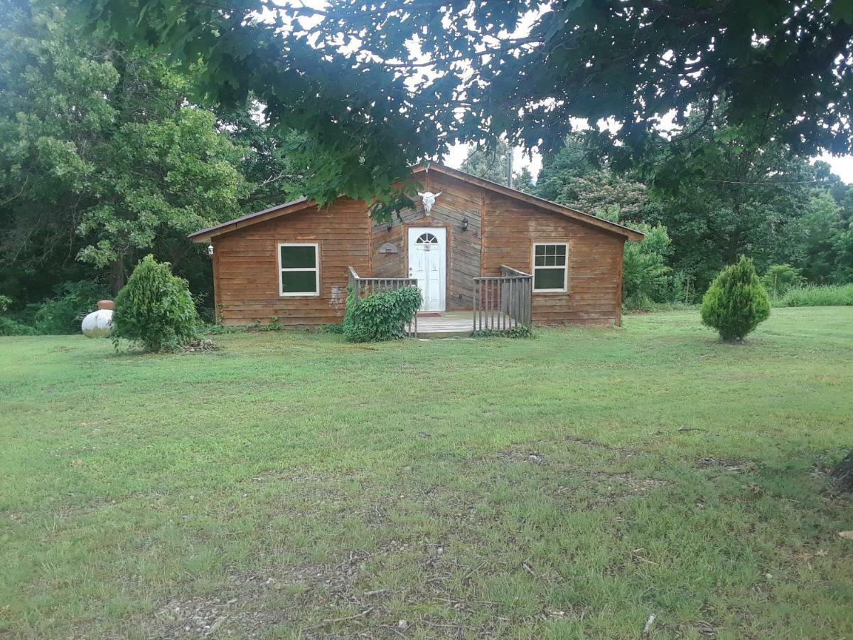 Cedar Cabin Located On A Buffalo Farm Marshall Exterior photo